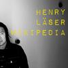 undefined Henry läser Wikipedia