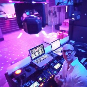 Dj Kriss Darry  Podcast Deephouse , Club, Latino & Mashup
